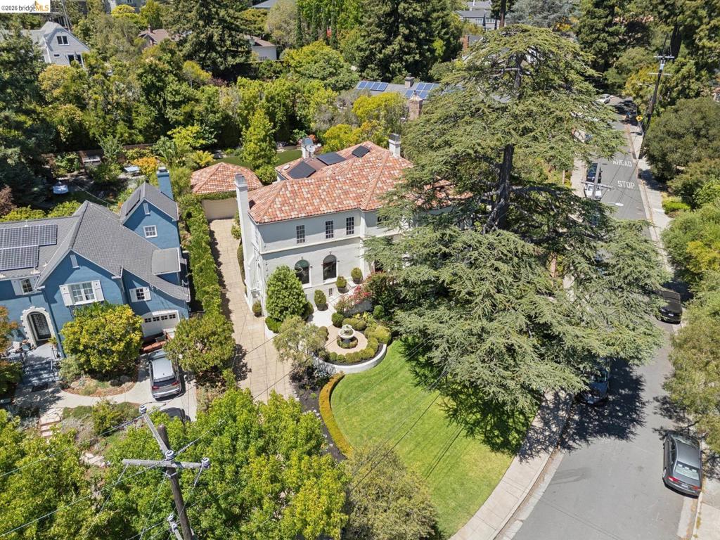 1300 Sunnyhills Rd