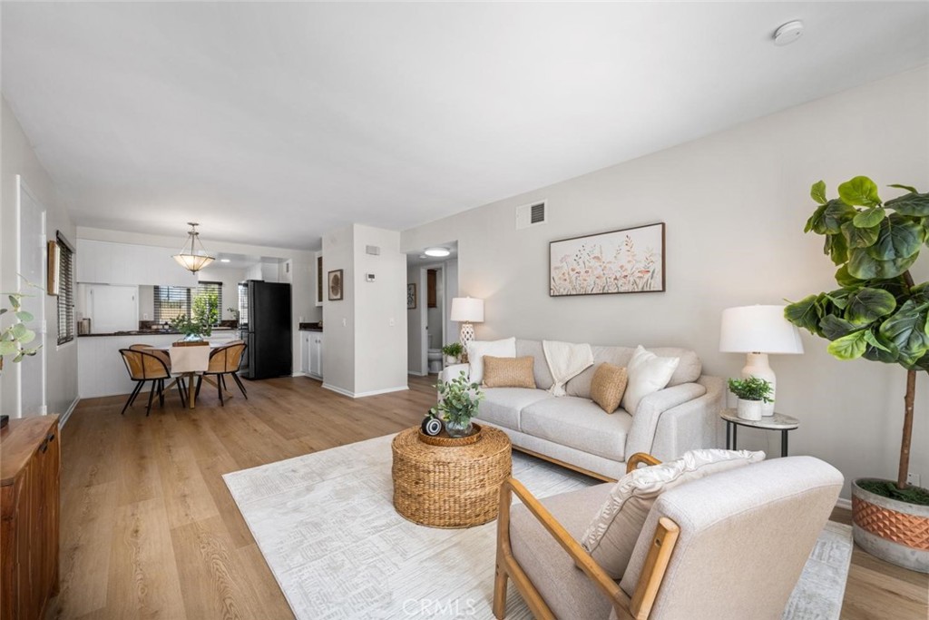 9692 Bloomfield