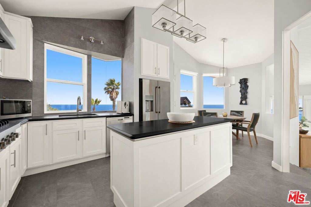 15 N Vista De Catalina, Laguna Beach CA 92651 - Photo 15