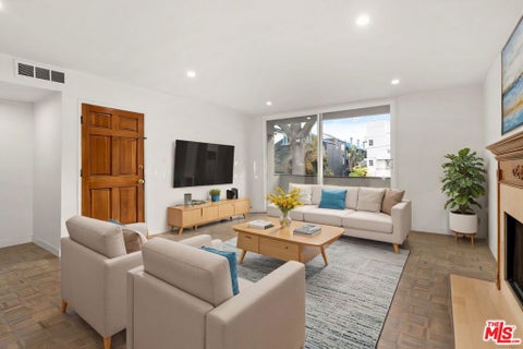 Photo of 4213 Whitsett Avenue #3, Studio City, CA 91604 (MLS # 26104948)
