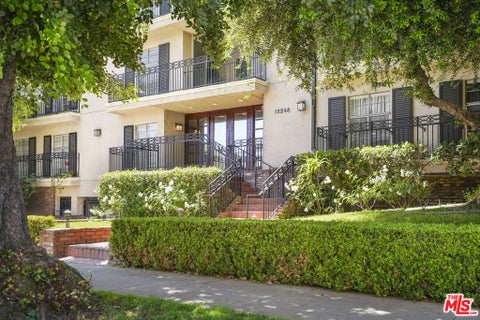 Photo of 15248 Dickens Street #108, Sherman Oaks, CA 91403 (MLS # 25598311)