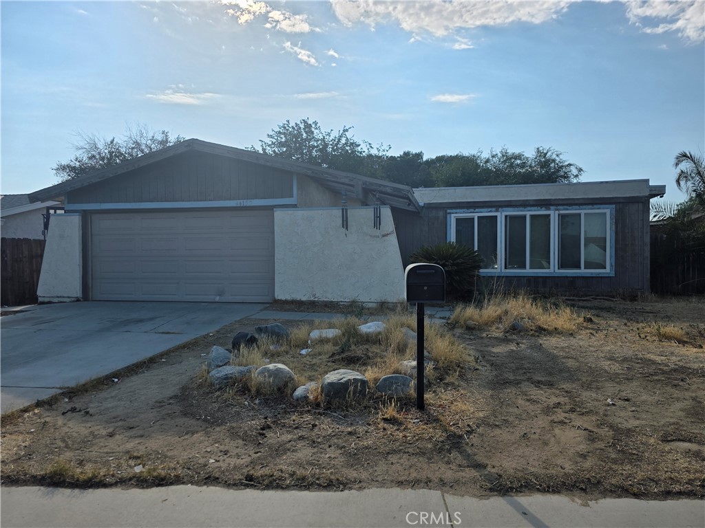 Fantastic Fixer with Endless Potential! This 3-Bedroom, 2-Bath Home Sits on a Generous Lot and is Ready for Your Personal Touch. Whether You're an Investor or a Buyer Looking to Create Your Dream Home, this Property is a Great Opportunity. Property Features a Newer Roof, Newer HVAC, and an Updated Newer Kitchen. Don't Miss the chance to Unlock the Value in this Gem!