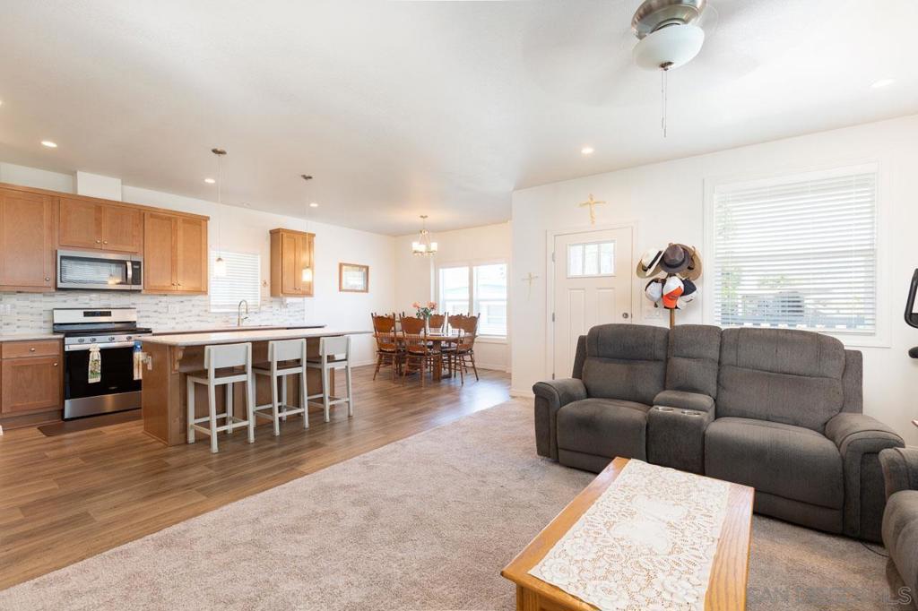 2300 E Valley Pkwy SPC 125