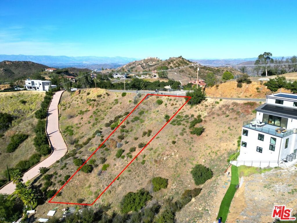 Photo of 795 Latigo, Malibu, CA 90265 (MLS # 26726235)