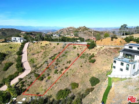 Photo of 795 Latigo, Malibu, CA 90265 (MLS # 26726235)