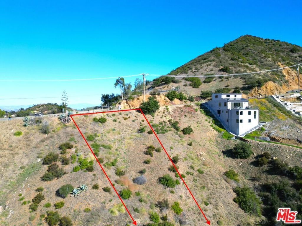 Photo of 795 Latigo, Malibu, CA 90265 (MLS # 26726235)