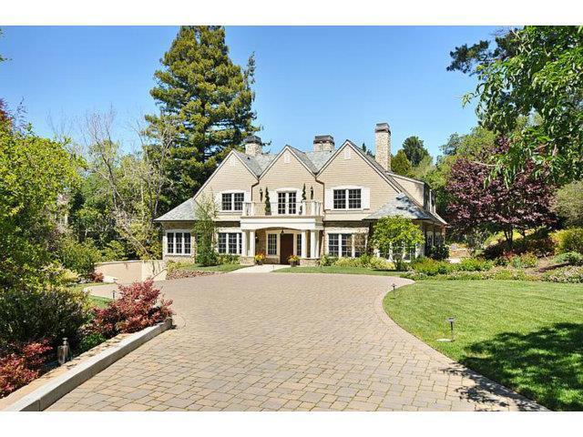 STUNNING REMODELED CUSTOM BUILT CAPE COD ON APPROX 1.27 ACRES IN COVETED LOWER SOUTH HILLSBOROUGH. 6 BEDROOMS, 5.5 BATHROOMS, FORMAL LIVING/DINING ROOM, GOURMET KITCHEN, EXPANSIVE FAMILY ROOM, BUTLER'S PANTRY, 3 CAR GARAGE, AMAZING INDOOR/OUTDOOR LIVING COMPLEMENTS THE PROFESSIONALLY LANDSCAPED GROUNDS AND GARDENS!