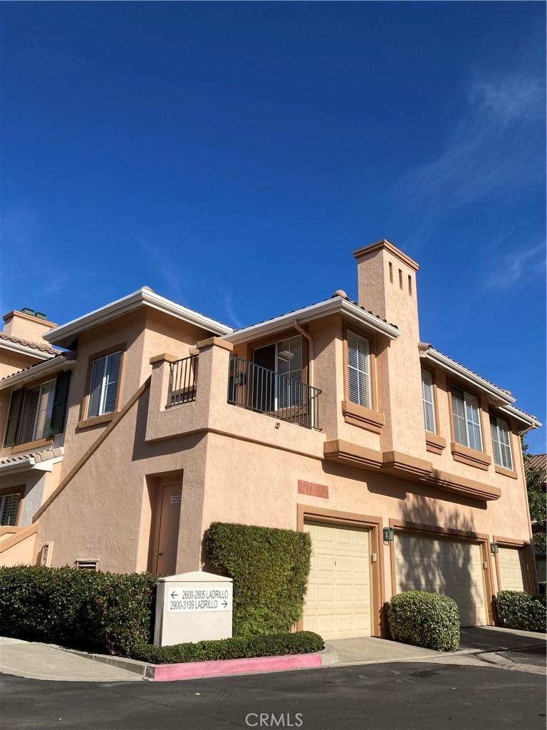 !!!REMODELED!!! **OPEN HOUSE 9/27 SAT 10AM-2PM 11/1 MOVE IN** Private Open Upper Level Corner Carriage Style Unit. No Resident living at Below and Above. Washer Dryer and Refrigerator included. Very Quiet location at Westpark in Central Irvine.
A lot of Natural Lights. South East location. Remodeled Kitchen Counter Top with Stainless Single Bowl Sink. Both Remodeled Bathroom Double Sinks and Huge Bathtub. Huge Walking Closets. Private Stairs Only Resident. Walking Distance to Shopping Areas Target, H Mart and Award Wining School PLAZA VISTA. It Comes with Own One Car Detached Personal Garage with Tans of Storage just under the unit. Resident can park Second car in the community inside. Community Pool and Spa is Simply Relaxing and Resort Style.