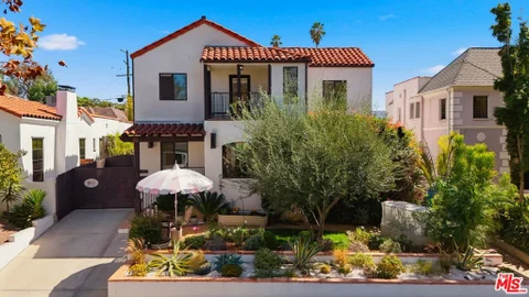 1042 S Stanley Avenue, Los Angeles, CA 90019 - MLS#: 26998539