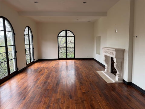 Photo of 1301 N Beverly DR, Los Angeles, CA 90210 (MLS # PW26181554)