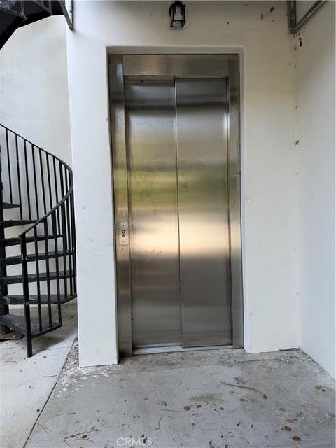 Photo of 1301 N Beverly DR, Los Angeles, CA 90210 (MLS # PW26181554)