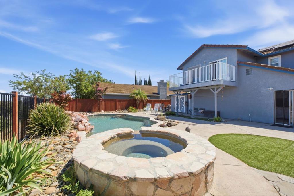4201 Palomar Drive