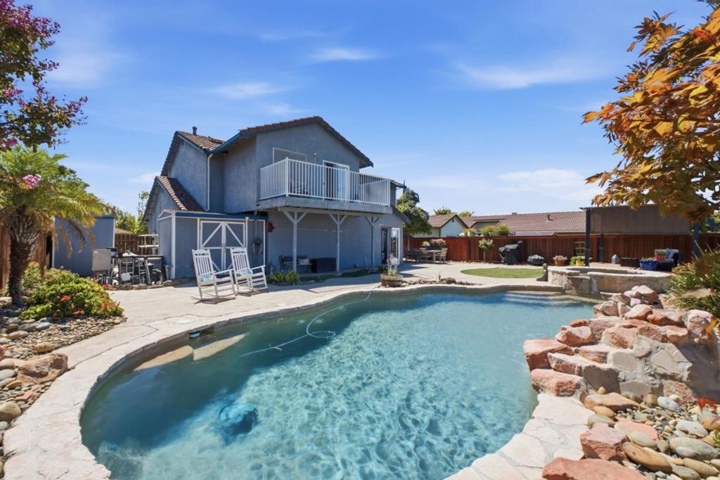 4201 Palomar Drive