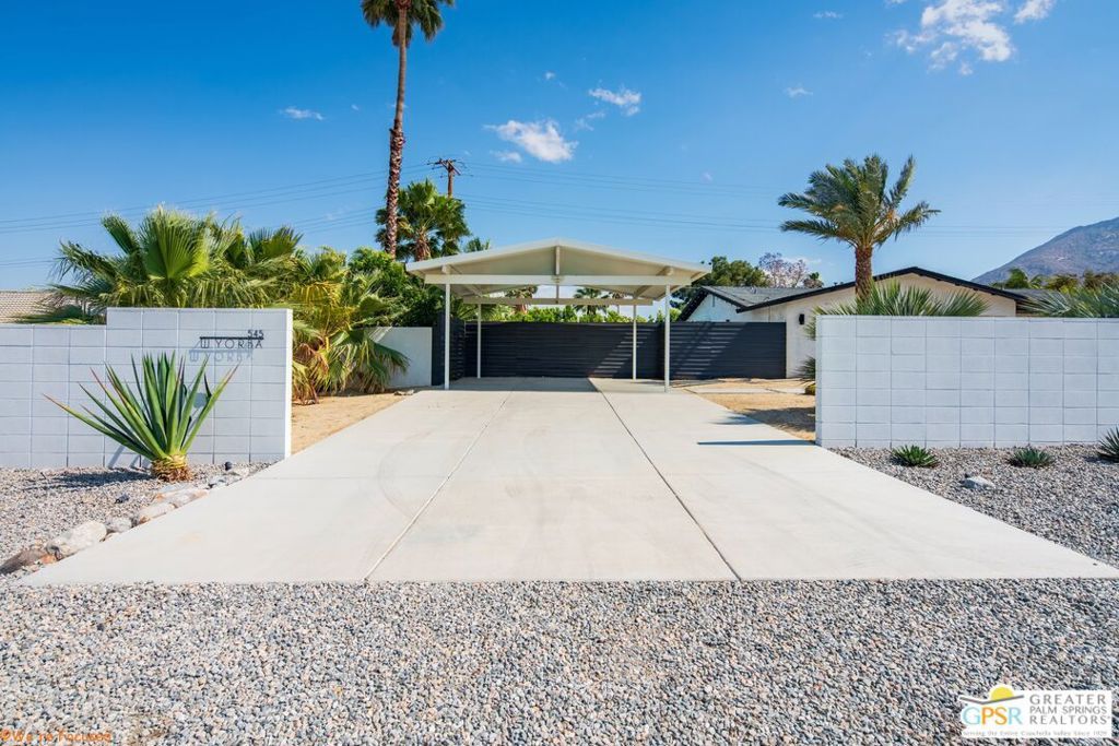 Photo of 545 W Yorba Road, Palm Springs, CA 92262 (MLS # 25605751PS)