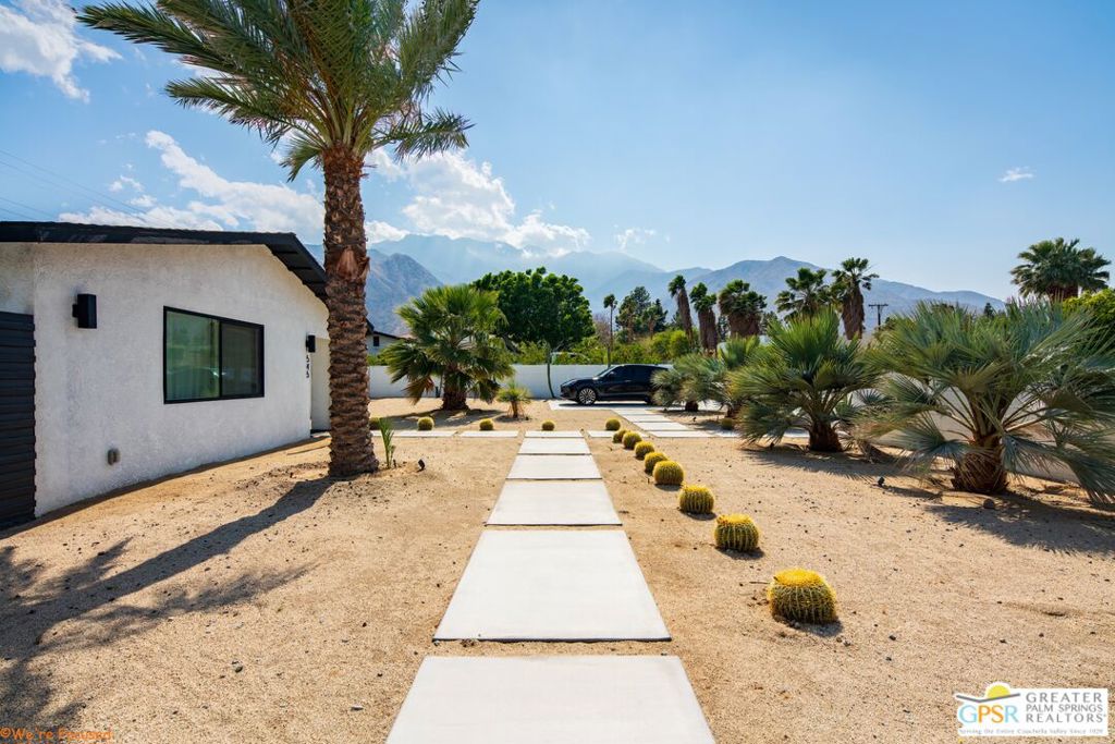 545 W Yorba Road
