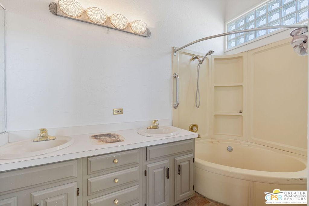 Twin Palms - Residential