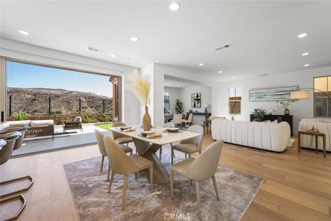 107 Somera Irvine CA 92602