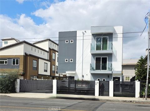 6845 N Haskell Avenue 1 Lake Balboa CA 91406