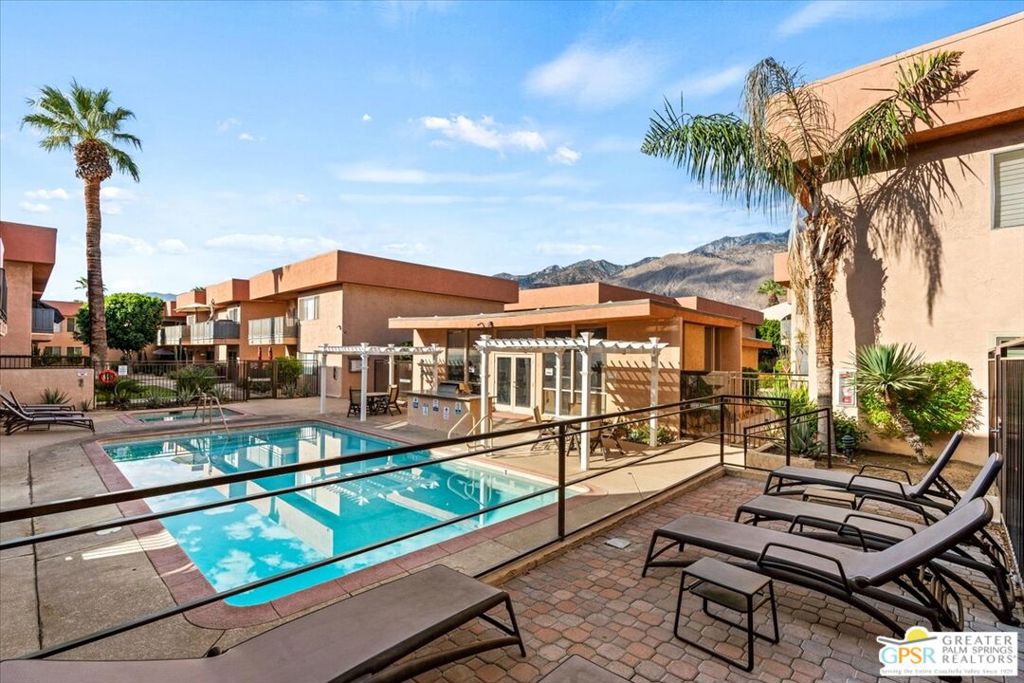 400 N Sunrise Way 125