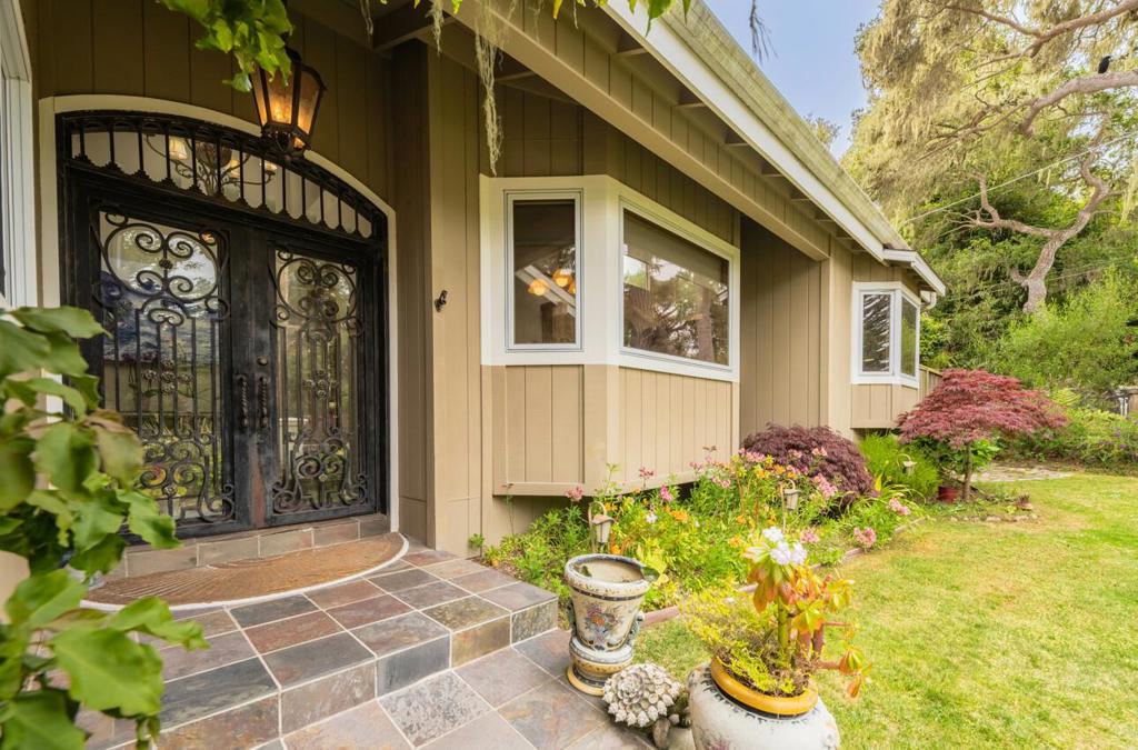1093 Presidio Road