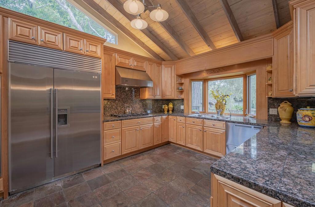 1093 Presidio Road