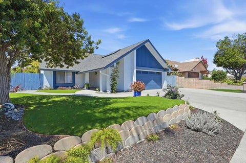 Photo of 1340 Dorsey Way WAY, Vista, CA 92083 (MLS # NDP2608344)