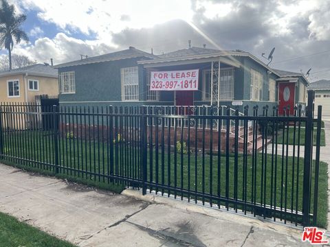 Photo of 10515 S Hoover Street, Los Angeles, CA 90044 (MLS # 26652413)