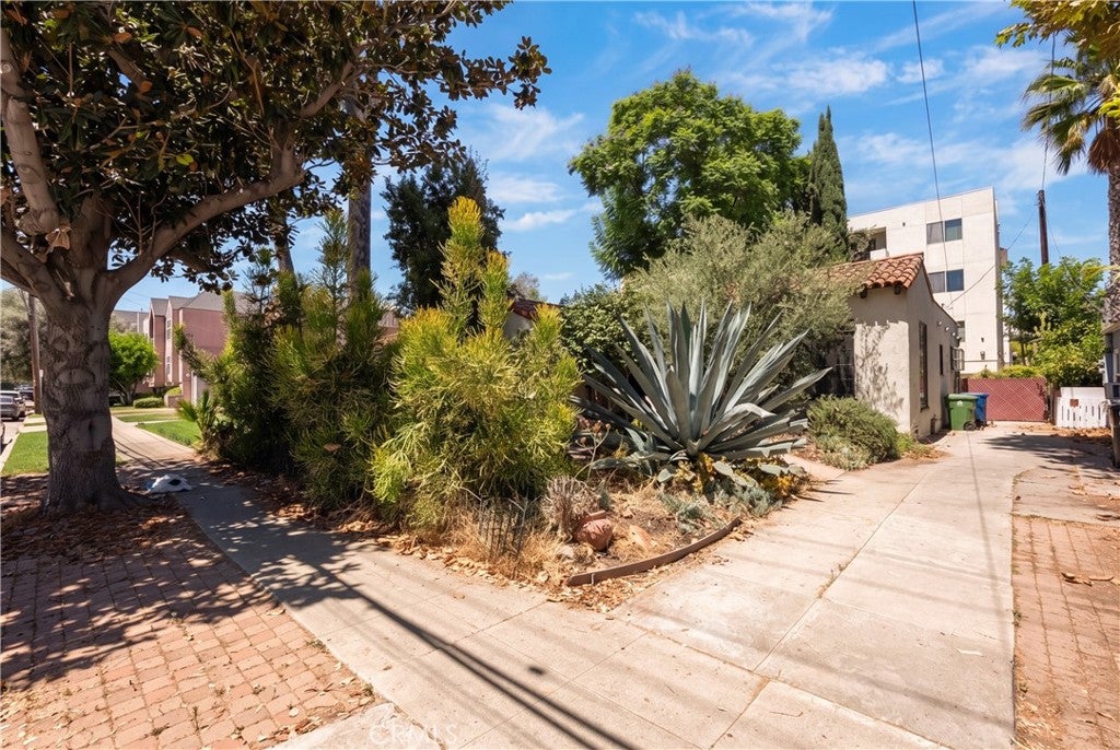 11209 La Maida ST