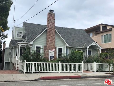 Photo of 2450 4th Street, Santa Monica, CA 90405 (MLS # 26839699)