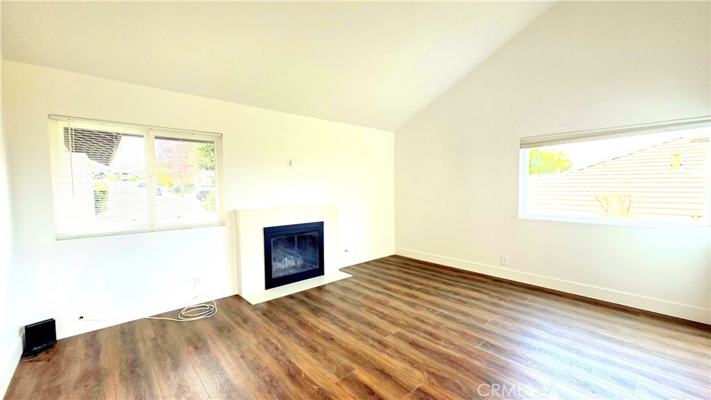 1546 Avenida Entrada