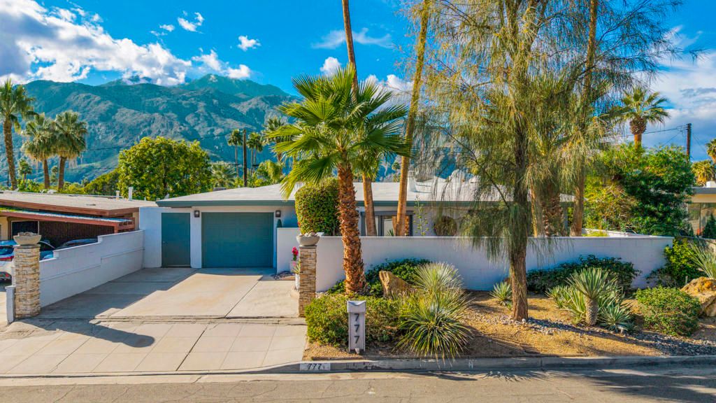 Photo of 777 N Calle Rolph, Palm Springs, CA 92262 (MLS # 219140185PS)