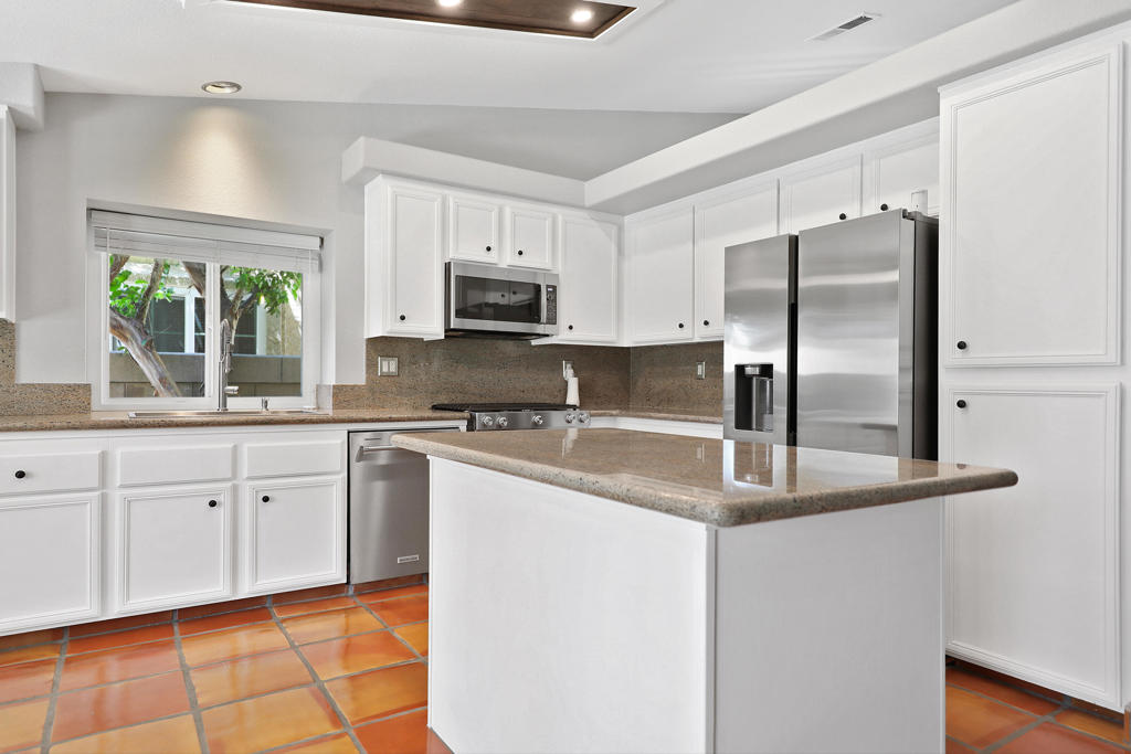 79305 Desert Crest Drive