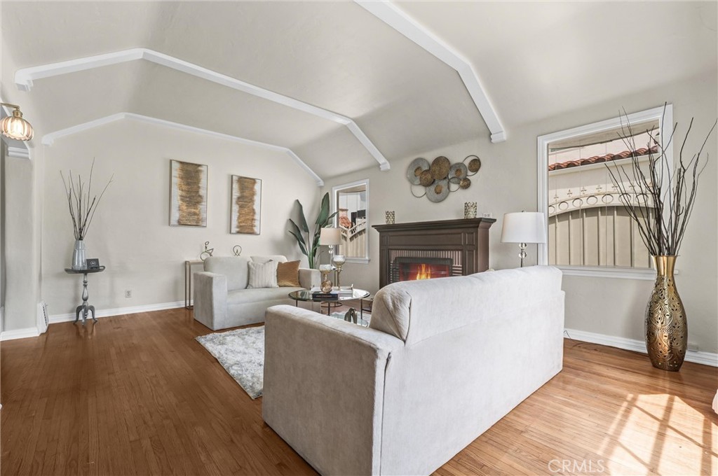 1909 Eden Avenue