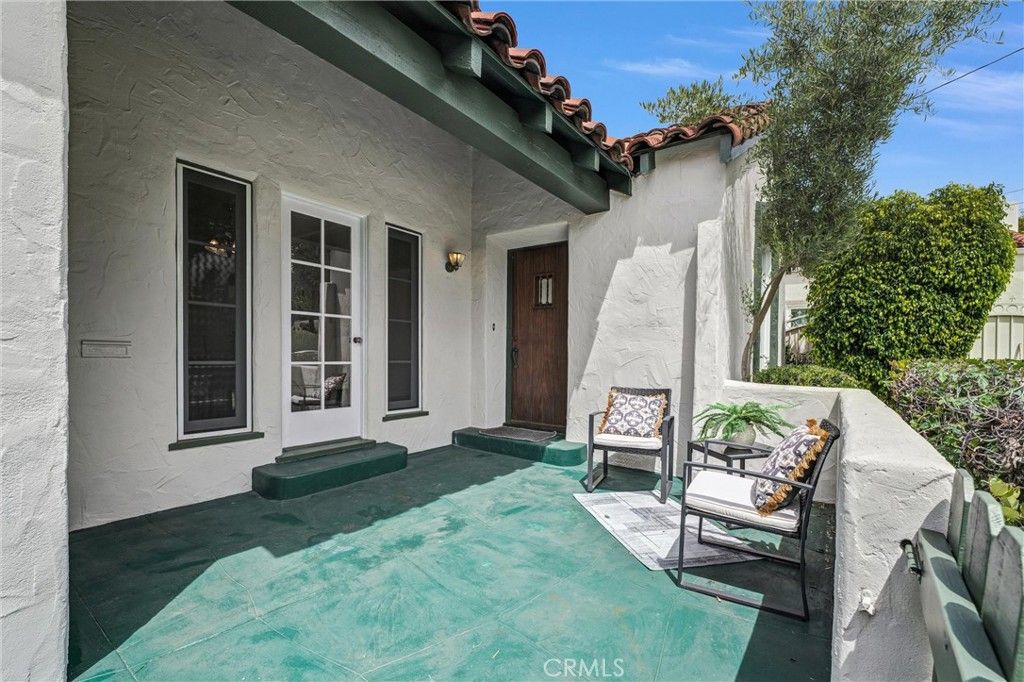 Photo of 1909 Eden Avenue, Glendale, CA 91206 (MLS # GD26022545)