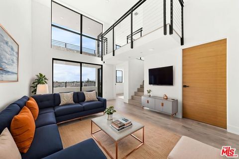 Photo of 11013 Hartsook Street #505, North Hollywood, CA 91601 (MLS # 26832159)