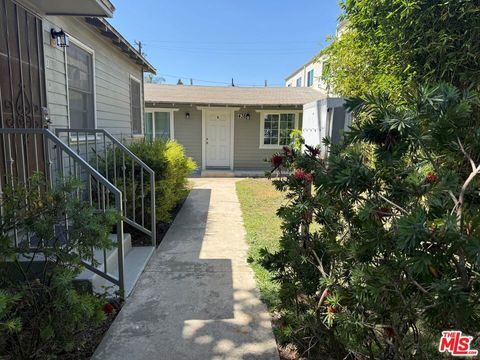 Photo of 1438 11th Street #B, Santa Monica, CA 90401 (MLS # 26828119)