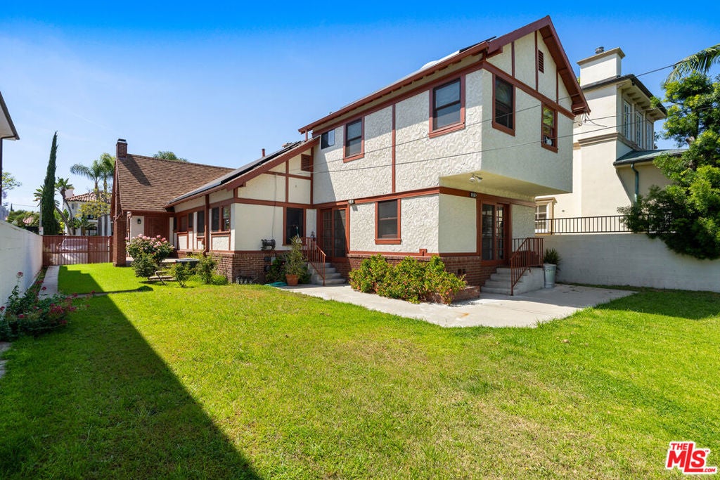 312 N Palm Drive