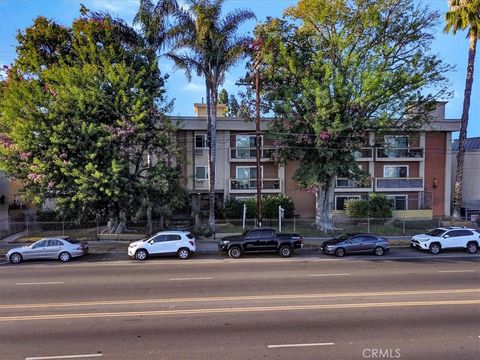 Photo of 20327 Saticoy ST #309, Winnetka, CA 91306 (MLS # SR26149183)