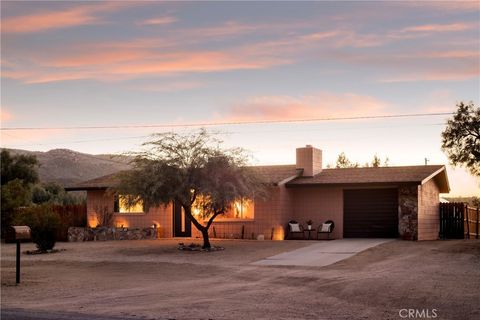 Photo of 6610 Alpine Avenue, Twentynine Palms, CA 92277 (MLS # JT26038428)