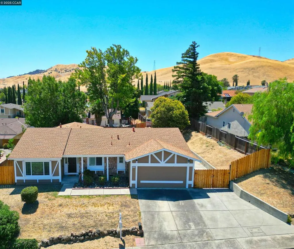 Pittsburg, California 94565, United States, 4 Bedrooms Bedrooms, ,3 BathroomsBathrooms,Residential,Active,170174