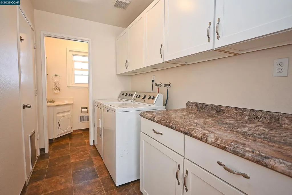 Pittsburg, California 94565, United States, 4 Bedrooms Bedrooms, ,3 BathroomsBathrooms,Residential,Active,170174