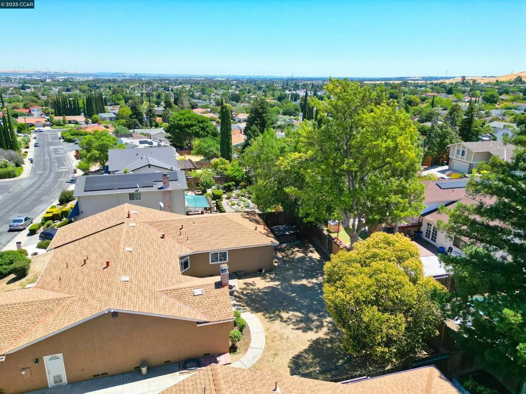 Pittsburg, California 94565, United States, 4 Bedrooms Bedrooms, ,3 BathroomsBathrooms,Residential,Active,170174