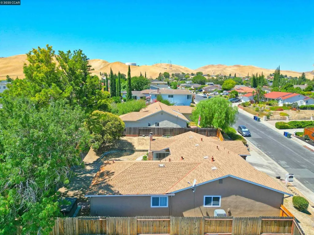 Pittsburg, California 94565, United States, 4 Bedrooms Bedrooms, ,3 BathroomsBathrooms,Residential,Active,170174