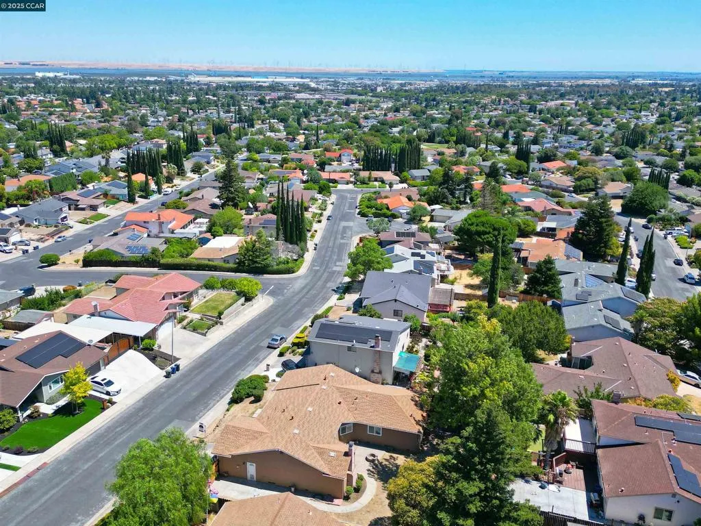 Pittsburg, California 94565, United States, 4 Bedrooms Bedrooms, ,3 BathroomsBathrooms,Residential,Active,170174