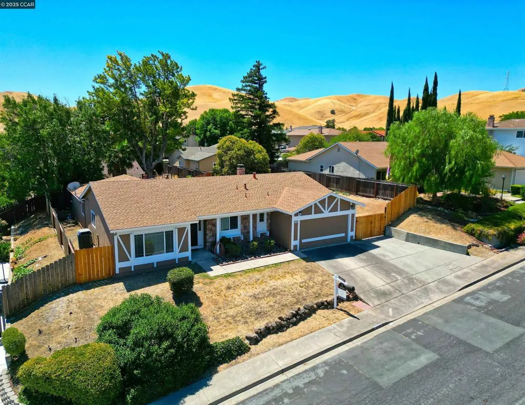 Pittsburg, California 94565, United States, 4 Bedrooms Bedrooms, ,3 BathroomsBathrooms,Residential,Active,170174