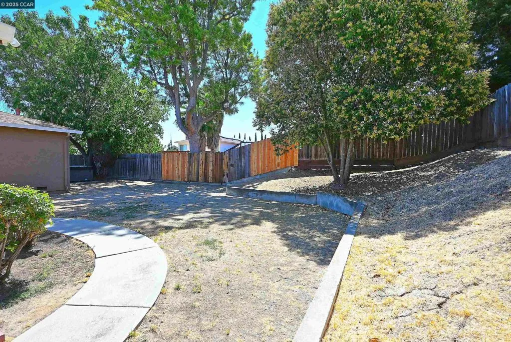 Pittsburg, California 94565, United States, 4 Bedrooms Bedrooms, ,3 BathroomsBathrooms,Residential,Active,170174