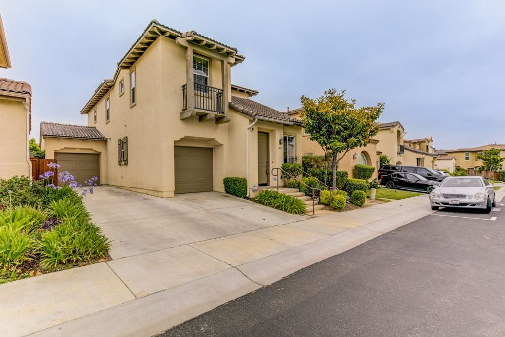 listing image 130721511533352743591
