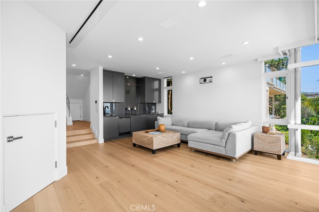 1061 Skyline Drive, Laguna Beach CA 92651 - Photo 25