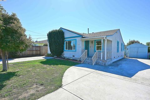 Photo of 16931 Melody Way Way, San Leandro, CA 94578 (MLS # 41113957)
