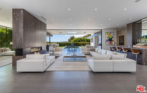 2002 LOMA VISTA Drive Beverly Hills CA 90210